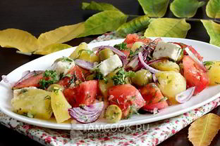 Теплый салат с картофелем