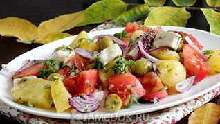 Теплый салат с картофелем