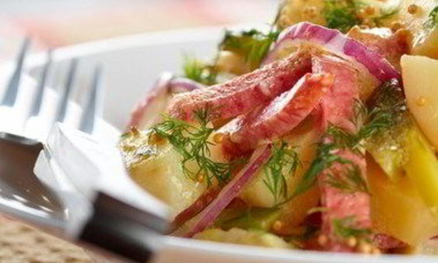 Рецепт украинский картофельный салат буковина с копченой колбасой и консервированным перцем