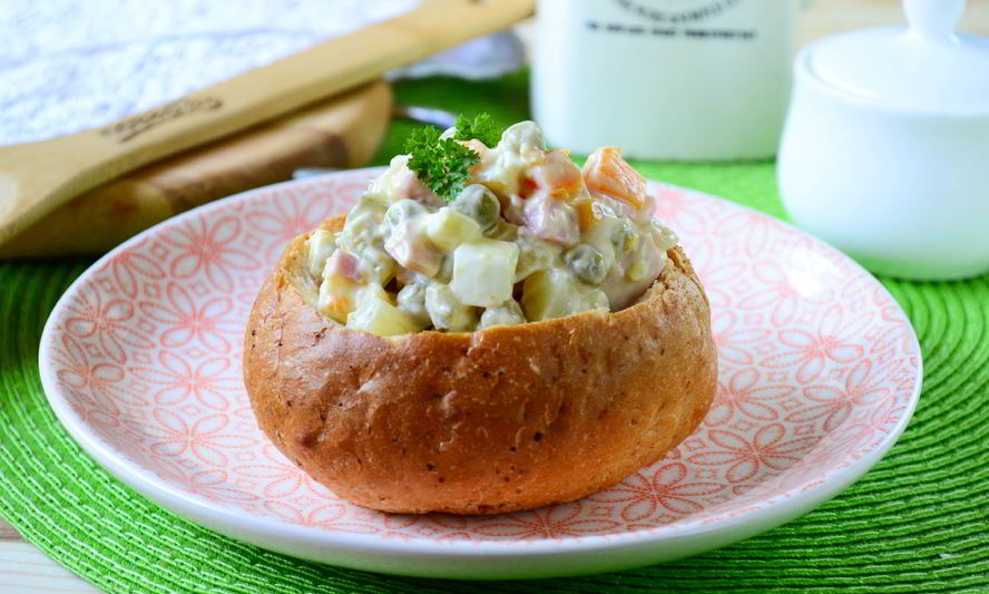 Рецепт булочки, фаршированные салатом оливье