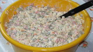 Классический салат Оливье