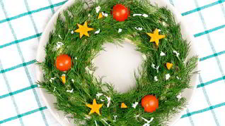 Новогодний венок из оливье