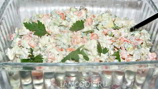 Оливье с авокадо и семгой