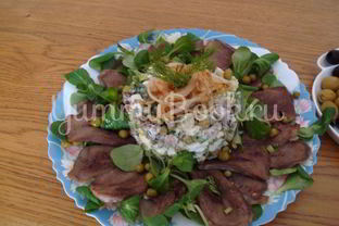 Оливье с каперсами и языком