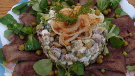 оливье с каперсами и языком