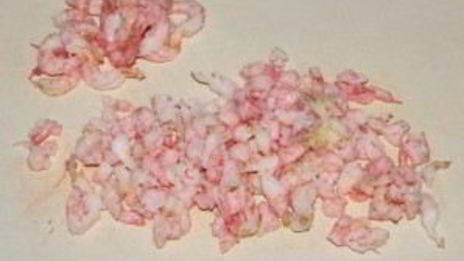 оливье с креветками и авокадо