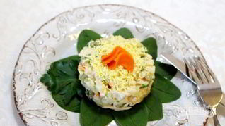 Оливье с курицей классический