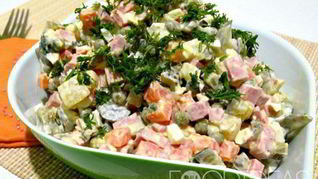 Оливье с маринованными огурцами