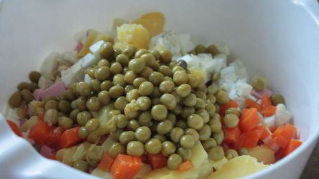 оливье с зеленым яблоком