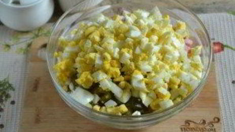 салат оливье классический с колбасой