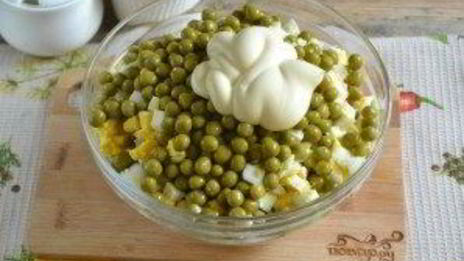 салат оливье классический с колбасой