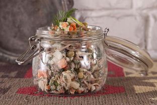 Салат Оливье с говядиной