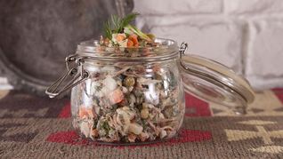 Салат Оливье с говядиной