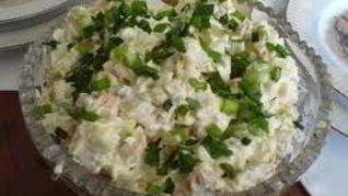 Салат Оливье с говяжим языком и огурцами