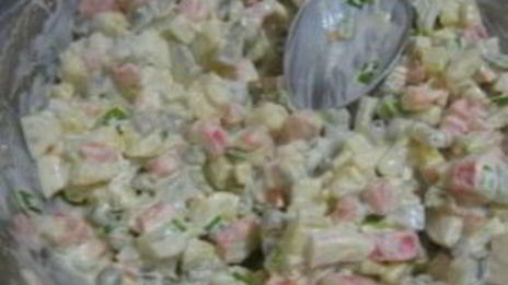 салат оливье с крабовыми палочками