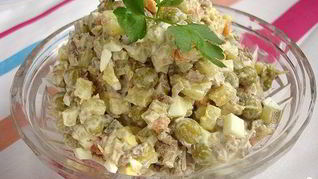 Салат Оливье с мясом