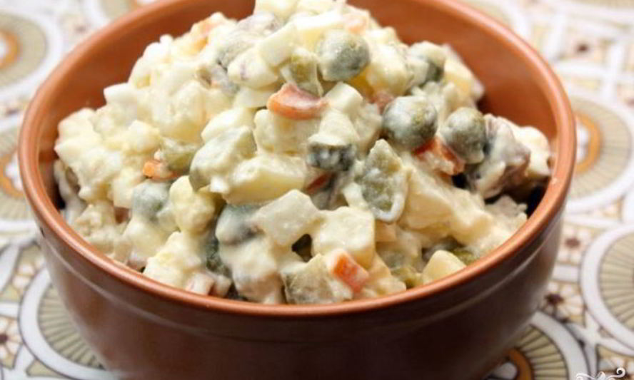 Рецепт салат оливье с солеными огурцами