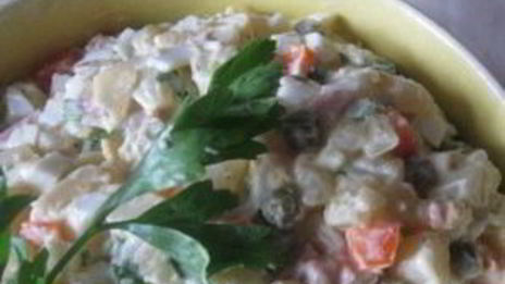 салат оливье с ветчиной