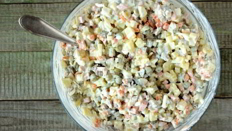 салат оливье со свиным языком