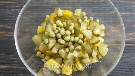 заливной салат оливье со шпротами