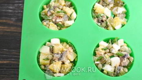 заливной салат оливье со шпротами