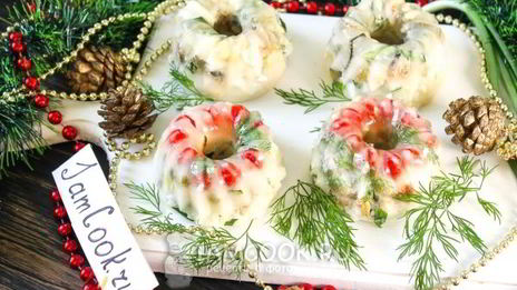 заливной салат оливье со шпротами