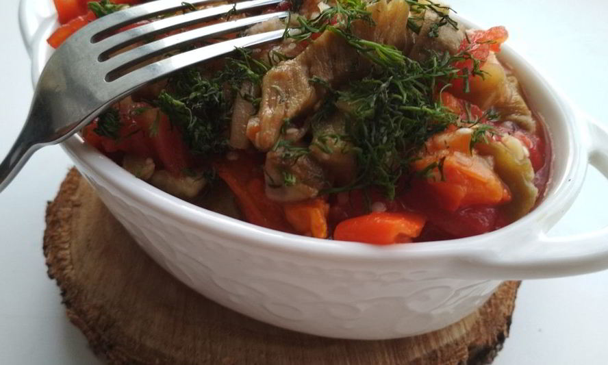 Рецепт острый салат из запеченных овощей