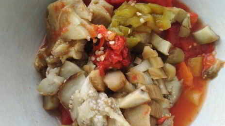 острый салат из запеченных овощей