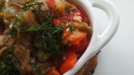 острый салат из запеченных овощей