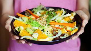 Салат из апельсина и авокадо