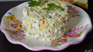 Салат из быстрорастворимой лапши