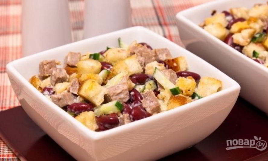 Рецепт салат из фасоли с кириешками