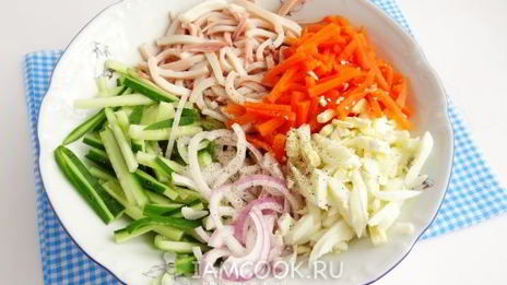 салат из кальмаров с морковью и огурцом