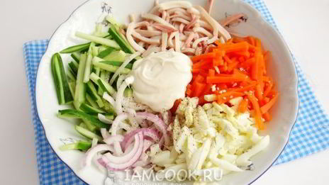 салат из кальмаров с морковью и огурцом