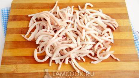 салат из кальмаров с морковью и огурцом