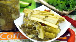 Салат из огурцов Пальчики оближешь