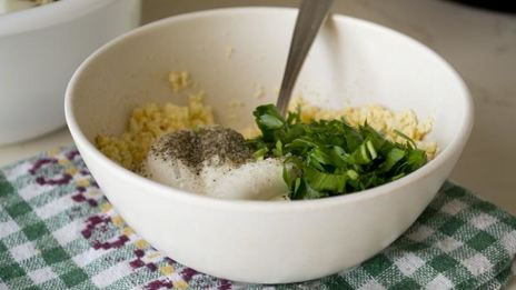 салат из отварной фасоли