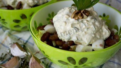 салат из отварной фасоли