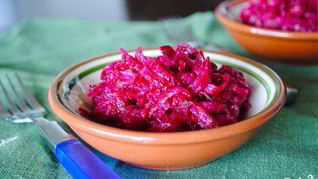 Салат из сырой свеклы