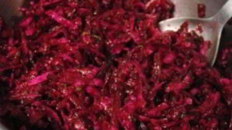 салат из сырой свеклы