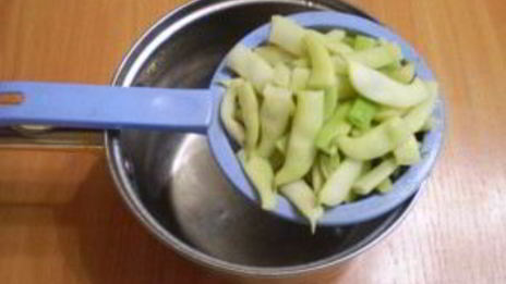 салат из зеленой фасоли с яйцами