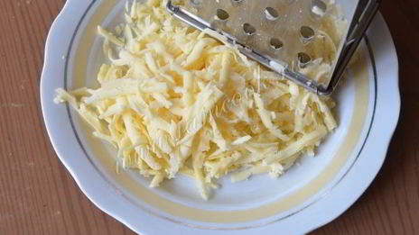 салат из зеленой фасоли, сыра и яиц