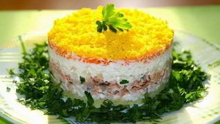 Порционный салат Мимоза с горбушей