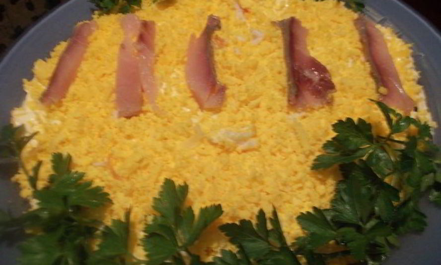 Рецепт салат мимоза с копченой ставридой и яблоком