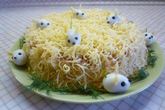 Салат мышки в сыре с перепелиными яйцами
