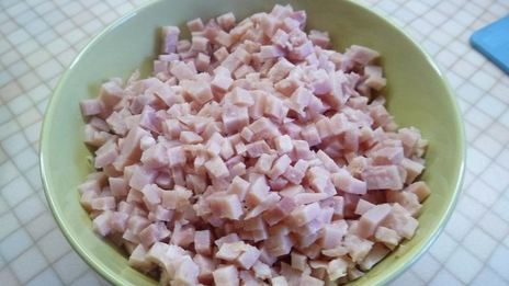 салат мышки в сыре с перепелиными яйцами