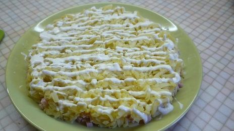 салат мышки в сыре с перепелиными яйцами