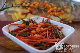 Салат Осень со свеклой, морковью и рукколой