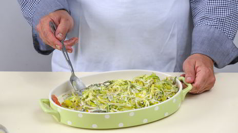 чавыча под шубой из лука-порея