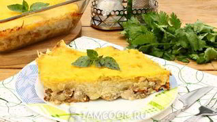 Курица с лисичками, запеченная под шубой